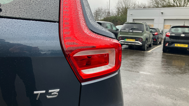 Volvo Xc40 1.5 T3 [163] Momentum 5dr Petrol Estate